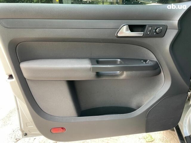 Серый Фольксваген Кадди, объемом двигателя 1.6 л и пробегом 254 тыс. км за 9790 $, фото 20 на Automoto.ua