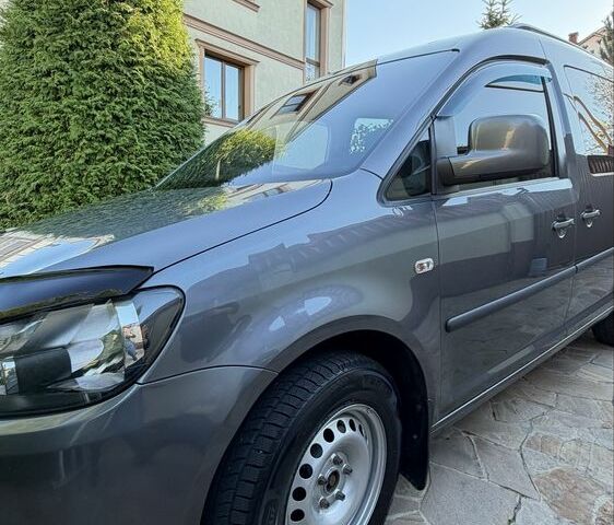 Сірий Фольксваген Кадді, об'ємом двигуна 1.6 л та пробігом 252 тис. км за 12000 $, фото 4 на Automoto.ua