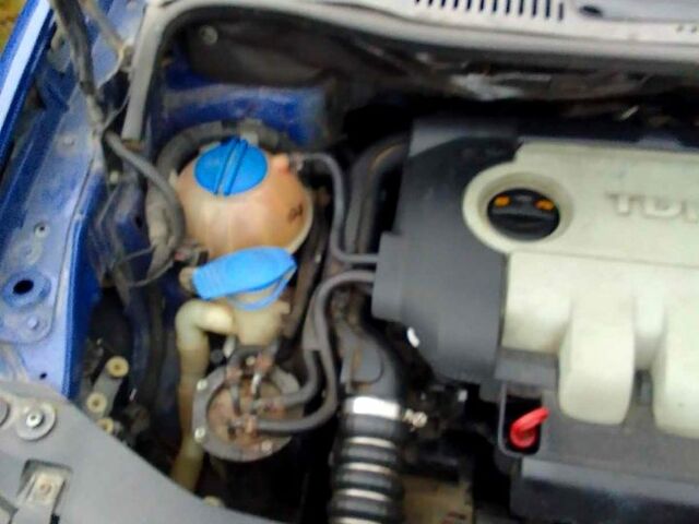 Синий Фольксваген Кадди, объемом двигателя 1.9 л и пробегом 200 тыс. км за 6300 $, фото 1 на Automoto.ua