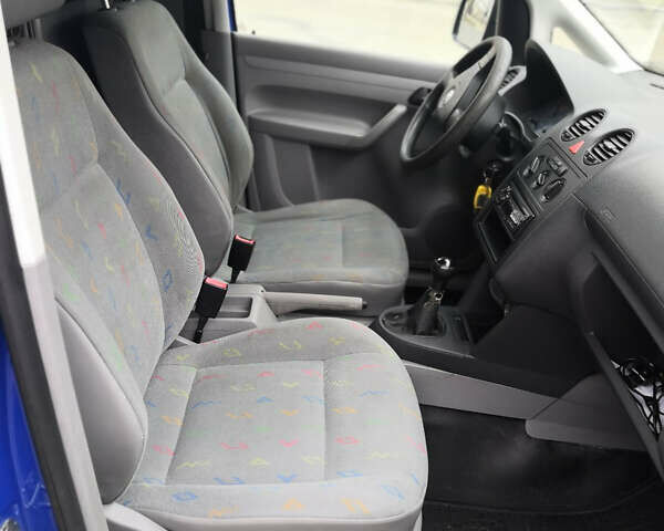 Синій Фольксваген Кадді, об'ємом двигуна 1.97 л та пробігом 170 тис. км за 4800 $, фото 4 на Automoto.ua