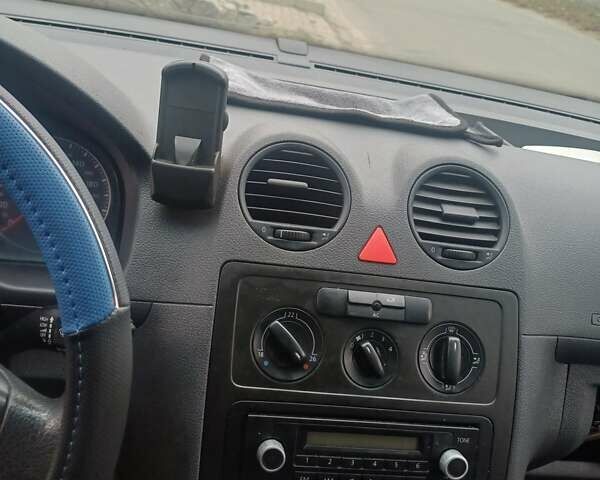 Синий Фольксваген Кадди, объемом двигателя 1.9 л и пробегом 300 тыс. км за 5300 $, фото 2 на Automoto.ua