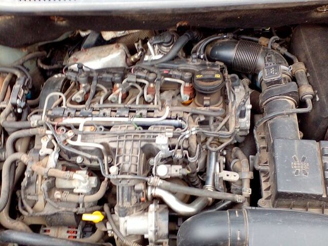 Синий Фольксваген Кадди, объемом двигателя 1.6 л и пробегом 218 тыс. км за 11000 $, фото 7 на Automoto.ua