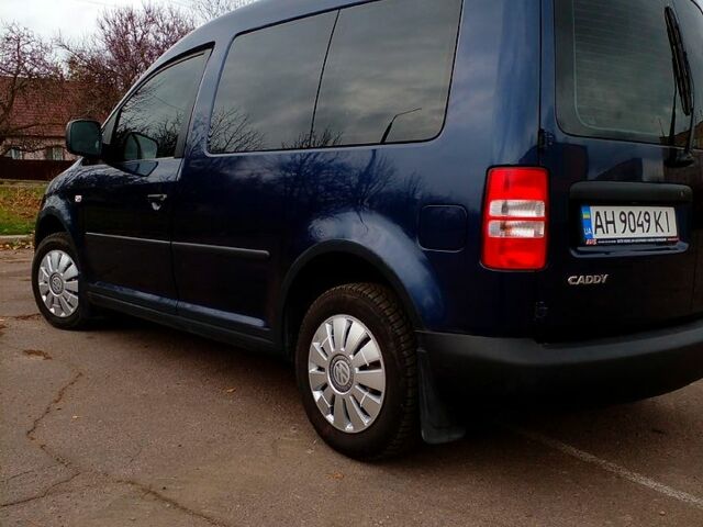 Синий Фольксваген Кадди, объемом двигателя 1.6 л и пробегом 218 тыс. км за 11000 $, фото 2 на Automoto.ua