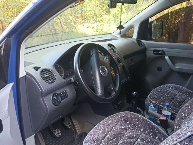 Синий Фольксваген Кадди, объемом двигателя 1.9 л и пробегом 390 тыс. км за 6300 $, фото 4 на Automoto.ua