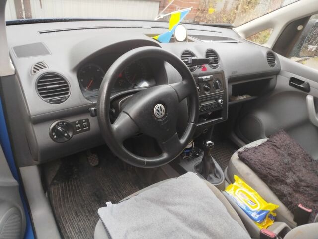 Синий Фольксваген Кадди, объемом двигателя 1.9 л и пробегом 375 тыс. км за 7000 $, фото 3 на Automoto.ua