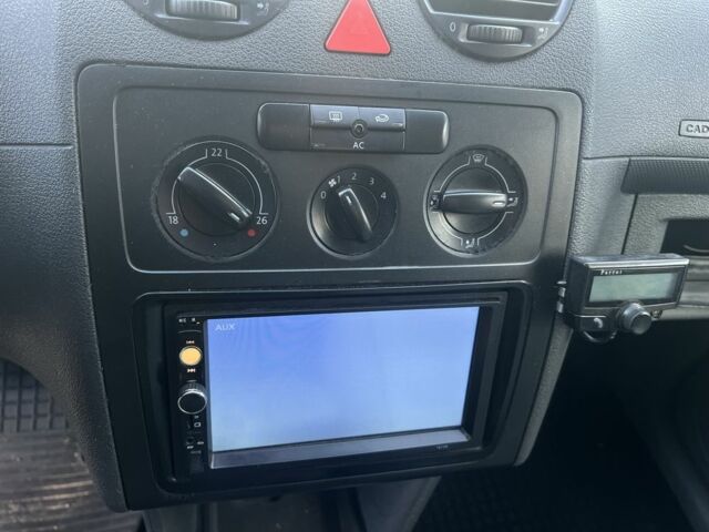 Синій Фольксваген Кадді, об'ємом двигуна 1.9 л та пробігом 415 тис. км за 5200 $, фото 5 на Automoto.ua