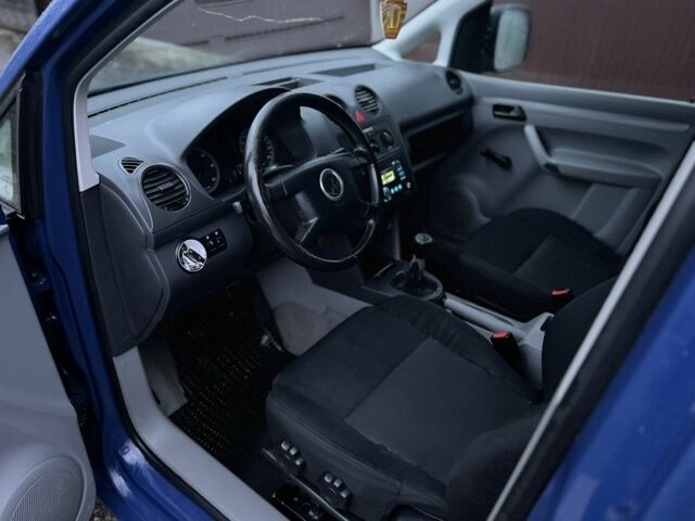 Синій Фольксваген Кадді, об'ємом двигуна 2 л та пробігом 398 тис. км за 4650 $, фото 7 на Automoto.ua