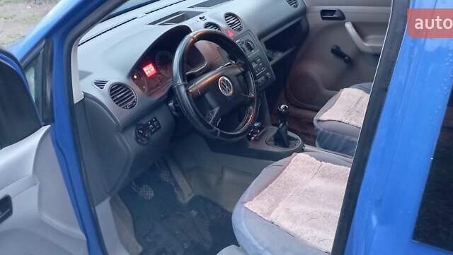 Синий Фольксваген Кадди, объемом двигателя 1.97 л и пробегом 304 тыс. км за 3900 $, фото 2 на Automoto.ua