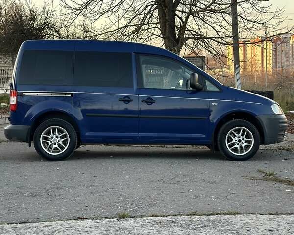 Синий Фольксваген Кадди, объемом двигателя 1.6 л и пробегом 230 тыс. км за 4699 $, фото 5 на Automoto.ua