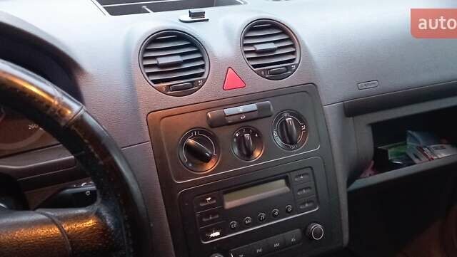 Синий Фольксваген Кадди, объемом двигателя 1.97 л и пробегом 304 тыс. км за 3900 $, фото 4 на Automoto.ua