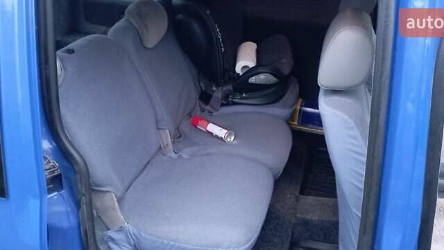 Синий Фольксваген Кадди, объемом двигателя 1.97 л и пробегом 304 тыс. км за 3900 $, фото 7 на Automoto.ua