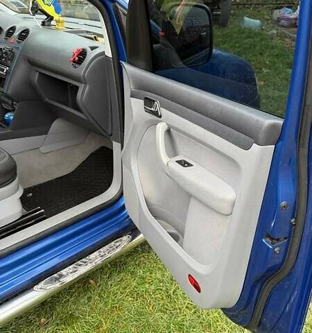 Синий Фольксваген Кадди, объемом двигателя 1.4 л и пробегом 260 тыс. км за 6000 $, фото 6 на Automoto.ua