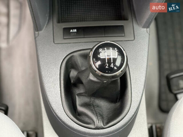 Синий Фольксваген Кадди, объемом двигателя 1.6 л и пробегом 184 тыс. км за 5699 $, фото 27 на Automoto.ua