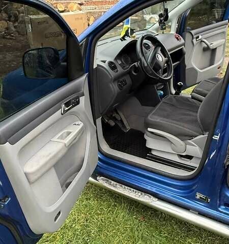 Синий Фольксваген Кадди, объемом двигателя 1.4 л и пробегом 260 тыс. км за 6000 $, фото 3 на Automoto.ua