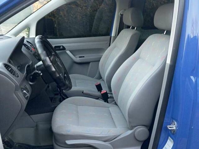 Синий Фольксваген Кадди, объемом двигателя 1.9 л и пробегом 320 тыс. км за 5850 $, фото 31 на Automoto.ua