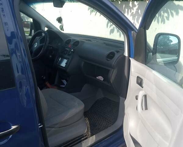 Синий Фольксваген Кадди, объемом двигателя 1.97 л и пробегом 273 тыс. км за 5300 $, фото 2 на Automoto.ua