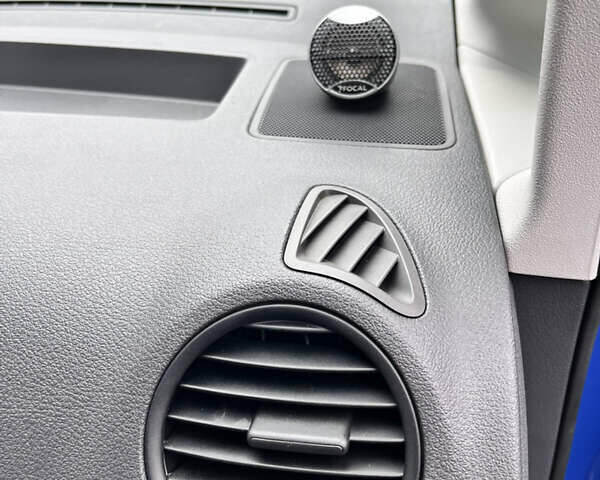 Синій Фольксваген Кадді, об'ємом двигуна 1.6 л та пробігом 170 тис. км за 6800 $, фото 47 на Automoto.ua