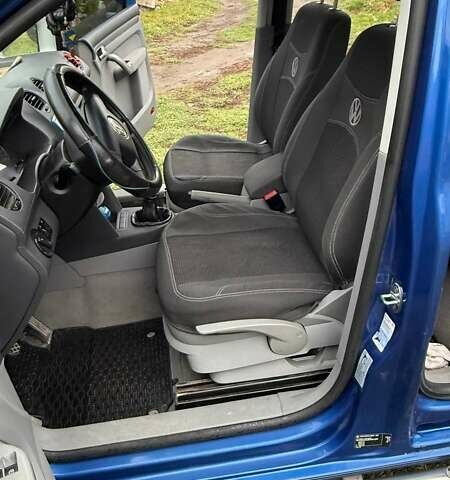 Синий Фольксваген Кадди, объемом двигателя 1.4 л и пробегом 260 тыс. км за 6000 $, фото 4 на Automoto.ua