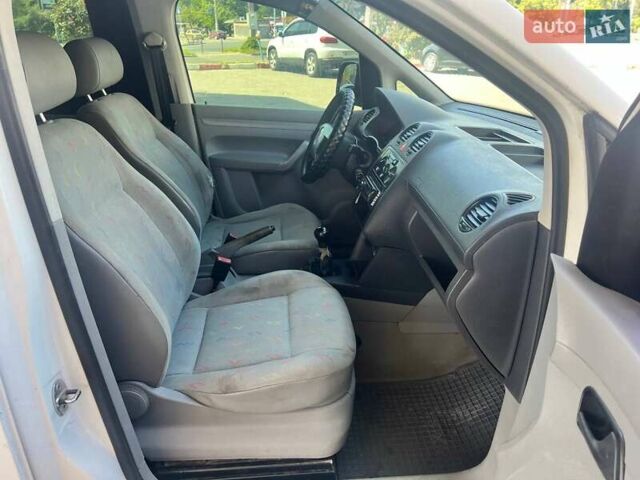 Синий Фольксваген Кадди, объемом двигателя 1.6 л и пробегом 394 тыс. км за 3800 $, фото 9 на Automoto.ua