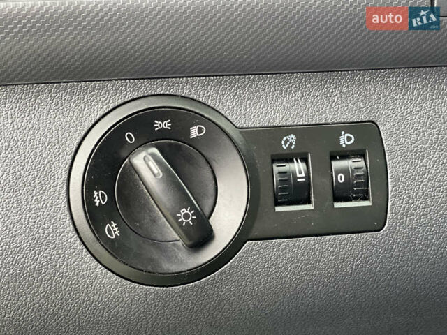 Синий Фольксваген Кадди, объемом двигателя 1.6 л и пробегом 184 тыс. км за 5699 $, фото 20 на Automoto.ua