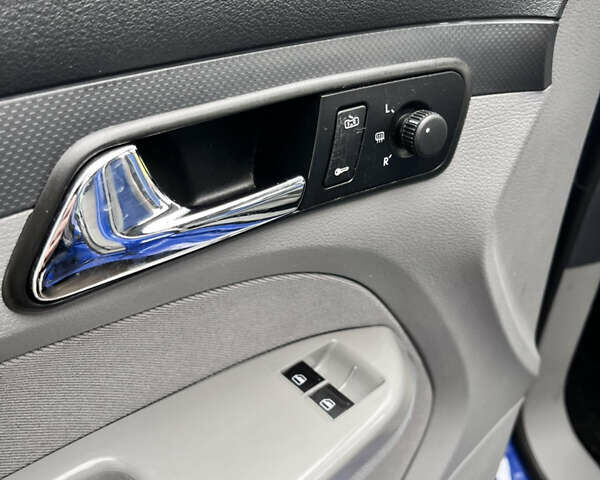 Синій Фольксваген Кадді, об'ємом двигуна 1.6 л та пробігом 170 тис. км за 6800 $, фото 44 на Automoto.ua