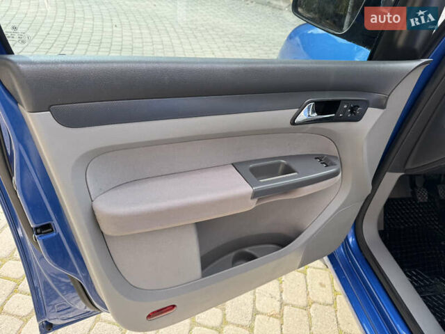Синий Фольксваген Кадди, объемом двигателя 1.6 л и пробегом 226 тыс. км за 7200 $, фото 7 на Automoto.ua