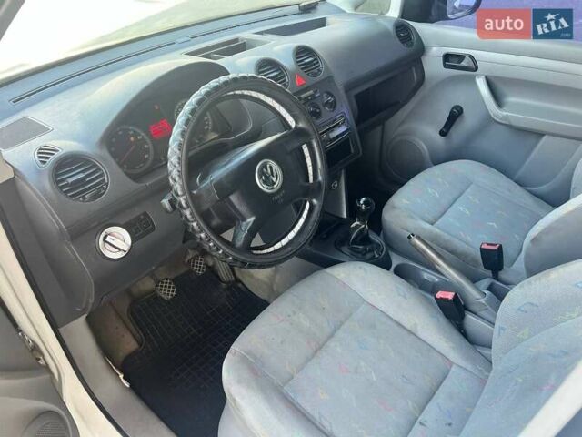 Синий Фольксваген Кадди, объемом двигателя 1.6 л и пробегом 394 тыс. км за 3800 $, фото 16 на Automoto.ua