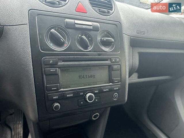 Синій Фольксваген Кадді, об'ємом двигуна 1.39 л та пробігом 285 тис. км за 5500 $, фото 32 на Automoto.ua