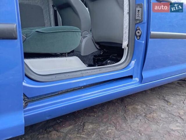 Синий Фольксваген Кадди, объемом двигателя 1.9 л и пробегом 320 тыс. км за 5850 $, фото 49 на Automoto.ua