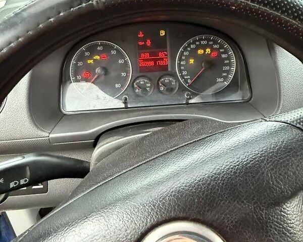 Синий Фольксваген Кадди, объемом двигателя 1.4 л и пробегом 260 тыс. км за 6000 $, фото 12 на Automoto.ua