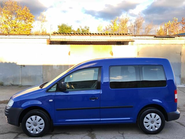 Синий Фольксваген Кадди, объемом двигателя 1.6 л и пробегом 157 тыс. км за 5999 $, фото 6 на Automoto.ua