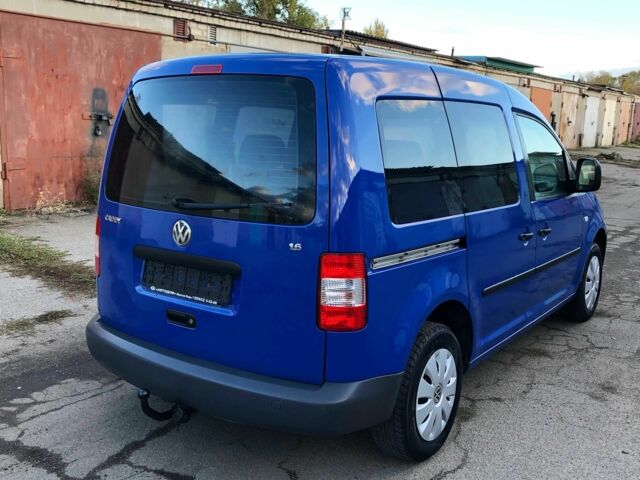 Синий Фольксваген Кадди, объемом двигателя 1.6 л и пробегом 157 тыс. км за 5999 $, фото 3 на Automoto.ua