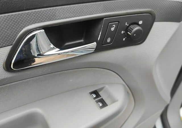 Синий Фольксваген Кадди, объемом двигателя 1.9 л и пробегом 198 тыс. км за 3016 $, фото 9 на Automoto.ua