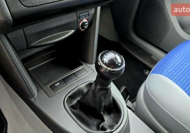 Синий Фольксваген Кадди, объемом двигателя 1.6 л и пробегом 233 тыс. км за 7399 $, фото 43 на Automoto.ua