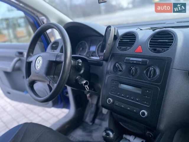 Синий Фольксваген Кадди, объемом двигателя 1.97 л и пробегом 277 тыс. км за 4999 $, фото 12 на Automoto.ua