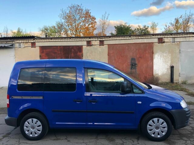 Синий Фольксваген Кадди, объемом двигателя 1.6 л и пробегом 157 тыс. км за 5999 $, фото 2 на Automoto.ua