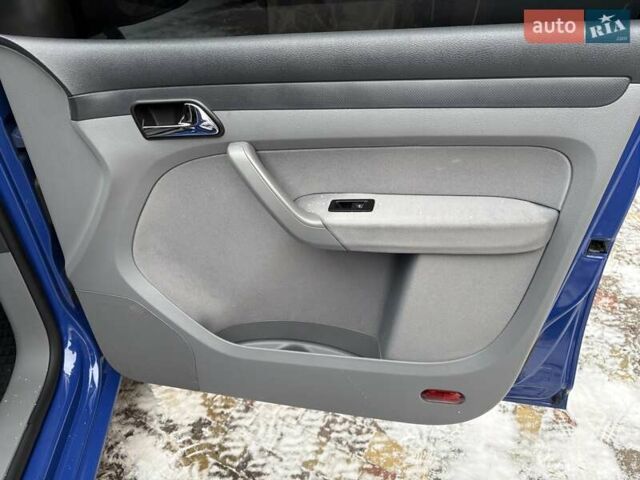 Синій Фольксваген Кадді, об'ємом двигуна 1.4 л та пробігом 156 тис. км за 5900 $, фото 35 на Automoto.ua