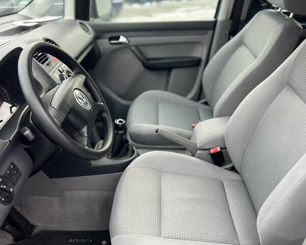 Синій Фольксваген Кадді, об'ємом двигуна 1.6 л та пробігом 180 тис. км за 6700 $, фото 21 на Automoto.ua