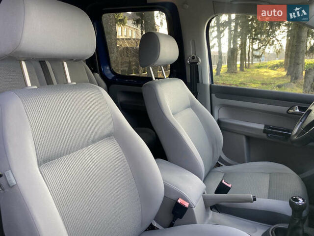 Синий Фольксваген Кадди, объемом двигателя 1.6 л и пробегом 211 тыс. км за 7200 $, фото 11 на Automoto.ua