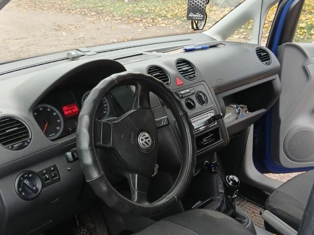 Синій Фольксваген Кадді, об'ємом двигуна 1.6 л та пробігом 286 тис. км за 6200 $, фото 3 на Automoto.ua