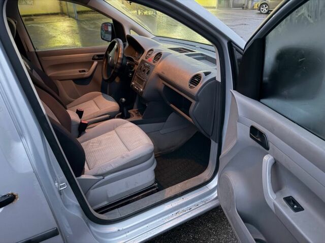 Синий Фольксваген Кадди, объемом двигателя 1.6 л и пробегом 225 тыс. км за 5450 $, фото 8 на Automoto.ua