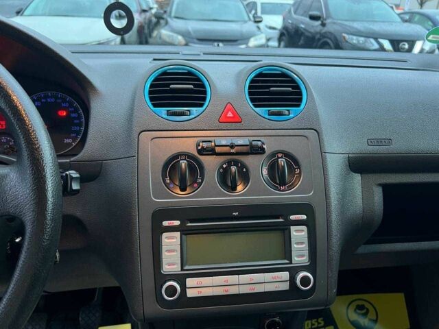 Синий Фольксваген Кадди, объемом двигателя 1.6 л и пробегом 215 тыс. км за 7900 $, фото 15 на Automoto.ua