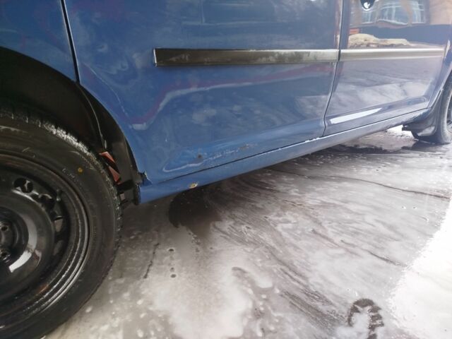 Синій Фольксваген Кадді, об'ємом двигуна 2 л та пробігом 367 тис. км за 4000 $, фото 4 на Automoto.ua