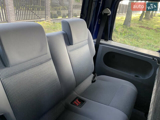 Синий Фольксваген Кадди, объемом двигателя 1.6 л и пробегом 211 тыс. км за 7200 $, фото 10 на Automoto.ua