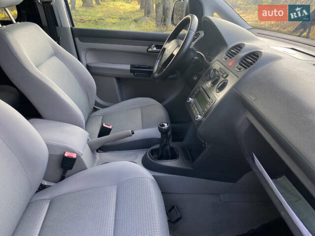 Синий Фольксваген Кадди, объемом двигателя 1.6 л и пробегом 211 тыс. км за 7200 $, фото 7 на Automoto.ua