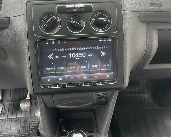 Синій Фольксваген Кадді, об'ємом двигуна 2 л та пробігом 249 тис. км за 6000 $, фото 28 на Automoto.ua