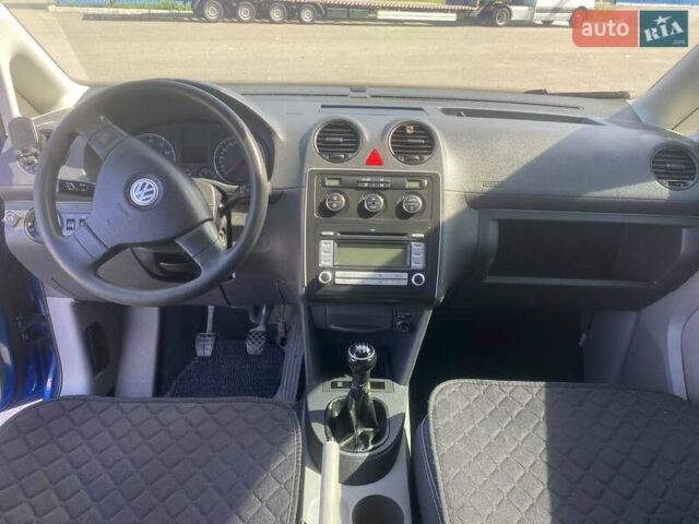 Синий Фольксваген Кадди, объемом двигателя 1.6 л и пробегом 322 тыс. км за 7199 $, фото 12 на Automoto.ua