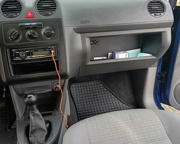 Синій Фольксваген Кадді, об'ємом двигуна 1.9 л та пробігом 104 тис. км за 10300 $, фото 34 на Automoto.ua