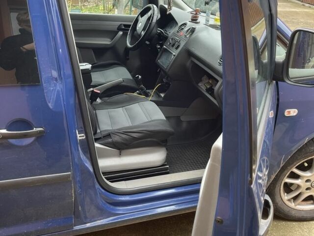 Синий Фольксваген Кадди, объемом двигателя 2 л и пробегом 252 тыс. км за 5999 $, фото 4 на Automoto.ua