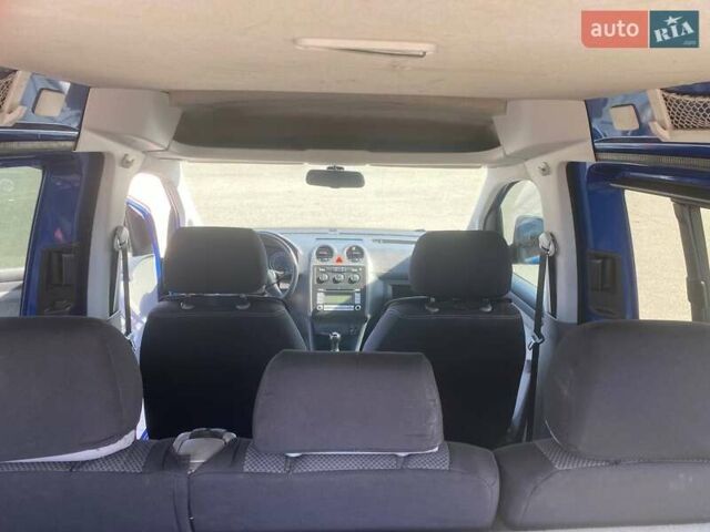 Синий Фольксваген Кадди, объемом двигателя 1.6 л и пробегом 322 тыс. км за 7199 $, фото 14 на Automoto.ua